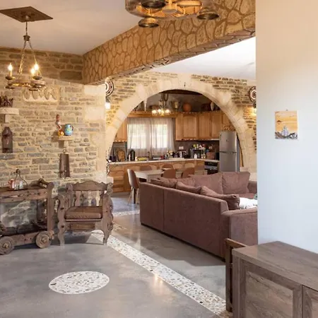 Vaios Villa With A Private Pool וילה