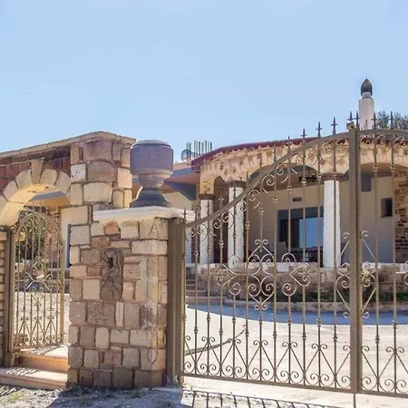 Vaios Villa With A Private Pool קאליתיאס